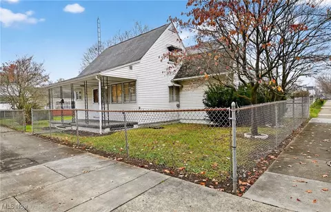 131 Mckinley Ave, Lisbon, OH 44432
