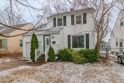 408 E 322nd St, Willowick, OH 44095