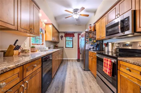 7468 Case Ave, Mentor, OH 44060 photo 32