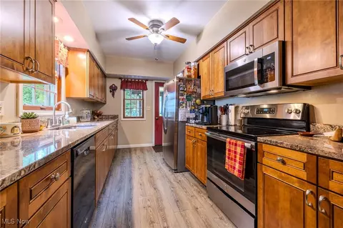 7468 Case Ave, Mentor, OH 44060 photo 31