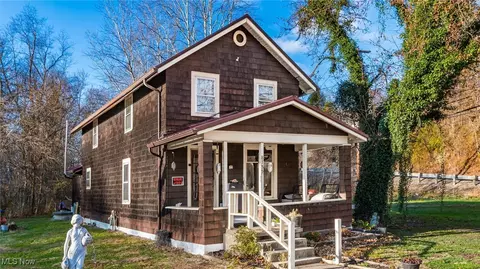 8755 Main St SE, Corning, OH 43730
