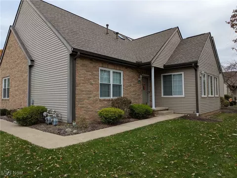 1563 Cambridge Ave SW, North Canton, OH 44709