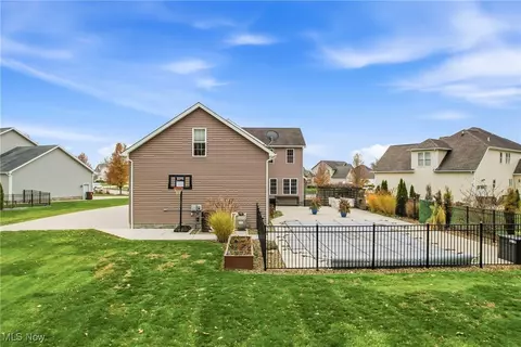 517 Berklee Dr, Boardman, OH 44512 photo 4