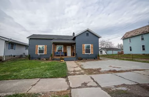 520 11th St NW, New Philadelphia, OH 44663