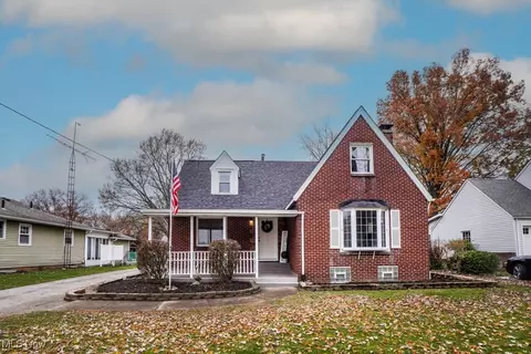 3031 26th St NW, Canton, OH 44708