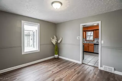 3031 26th St NW, Canton, OH 44708 photo 9