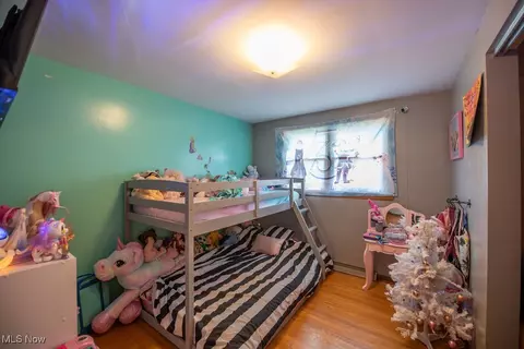 Bedroom - 827 E 4th St, Dover, OH 44622 photo 3 of 7