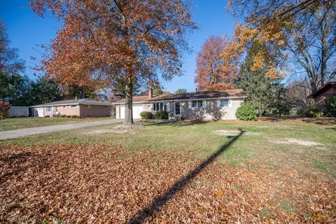 Exterior - 827 E 4th St, Dover, OH 44622 photo 4 of 10