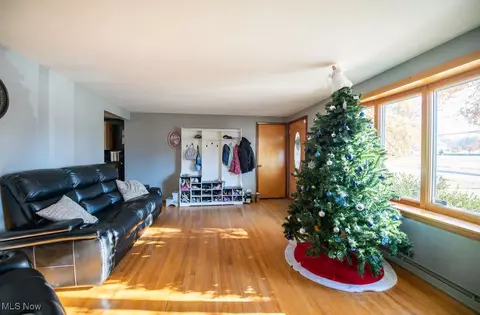 Living - 827 E 4th St, Dover, OH 44622 photo 2 of 4