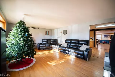 Living - 827 E 4th St, Dover, OH 44622 photo 4 of 4
