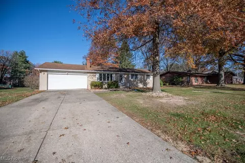 Exterior - 827 E 4th St, Dover, OH 44622 photo 3 of 10