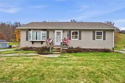 2431 Pinkerton Ln, Zanesville, OH 43701