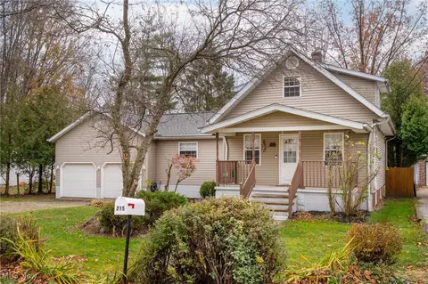 215 Jefferson St, Lorain, OH 44052