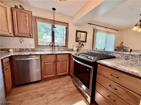 Kitchen - 1260 Boardman Canfield Rd, Boardman, OH 44512 photo 4 of 4