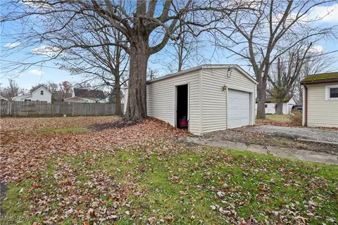 167 Clinton Ave, Elyria, OH 44035 photo 26