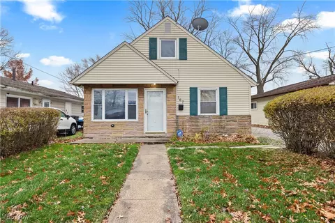 167 Clinton Ave, Elyria, OH 44035