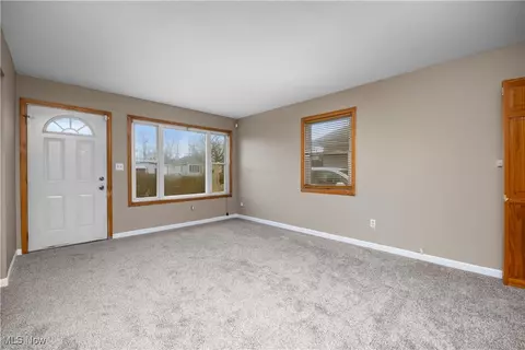 167 Clinton Ave, Elyria, OH 44035 photo 7