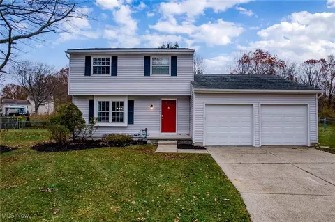 5112 Commanche Trl, Stow, OH 44224