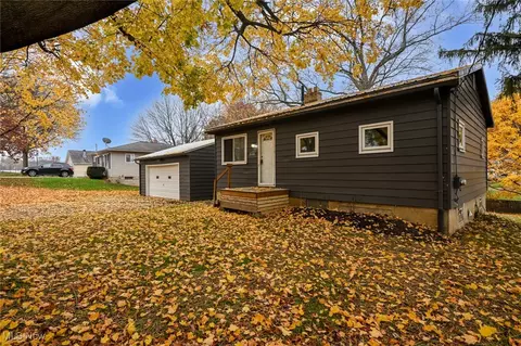 1108 Stinard Ave, Akron, OH 44312