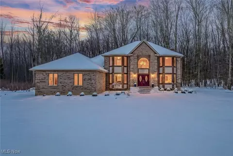 14910 Crimson King Trl, Chardon, OH 44024