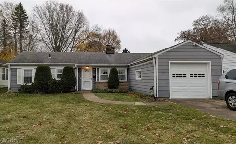 210 Charlotte St, Painesville, OH 44077