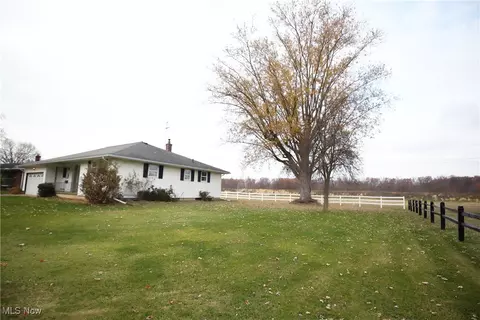 41984 Debra Dr, Elyria, OH 44035 photo 2