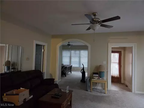 241 7th St, Elyria, OH 44035 photo 3