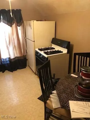 241 7th St, Elyria, OH 44035 photo 6