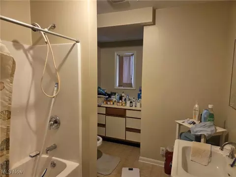 241 7th St, Elyria, OH 44035 photo 11
