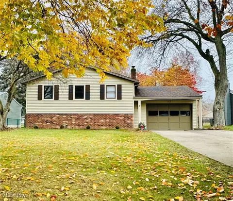 7719 Oakdale St NW, Massillon, OH 44646