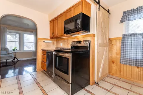 2572 W Center St, Ashtabula, OH 44004 photo 8