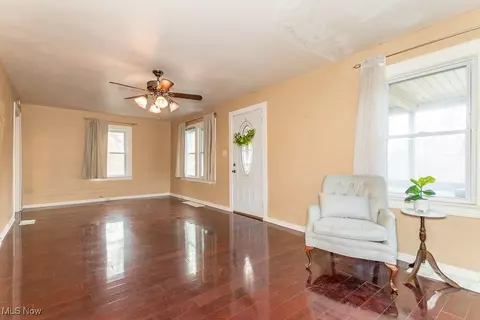2572 W Center St, Ashtabula, OH 44004 photo 4