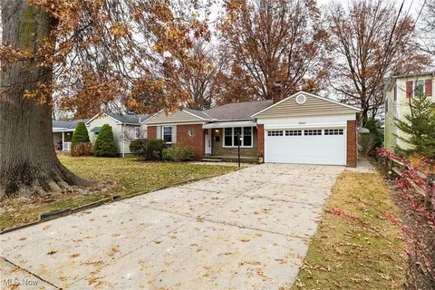 38841 Harmondale Dr, Willoughby, OH 44094