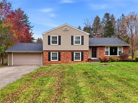 3453 Country Club Dr, Medina, OH 44256