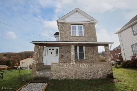 340 Indiana Ave, Chester, WV 26034