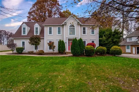 1763 Fairway Dr, Uniontown, OH 44685