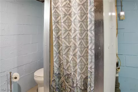 Bath - 227 Shields Rd, Boardman, OH 44512 photo 2 of 2