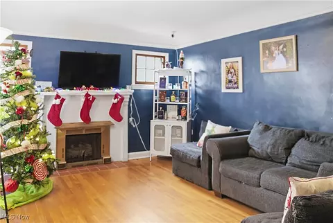 Living - 227 Shields Rd, Boardman, OH 44512 photo 2 of 2