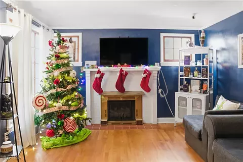 Living - 227 Shields Rd, Boardman, OH 44512 photo 1 of 2