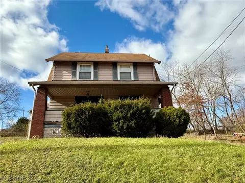 2426 Shirley Rd, Youngstown, OH 44502