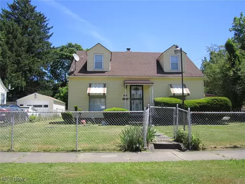 1081 Seward Ave, Akron, OH 44320