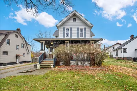 4743 Broadale Rd, Cleveland, OH 44109