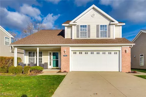 7757 Willow Ln, Macedonia, OH 44056