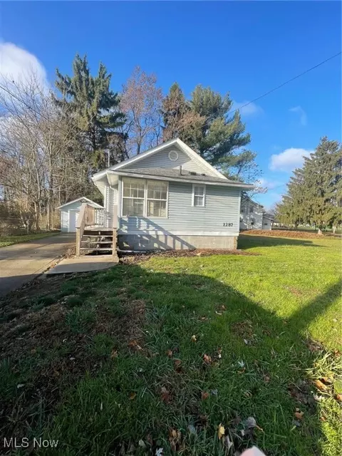1287 3rd St SE, Massillon, OH 44646