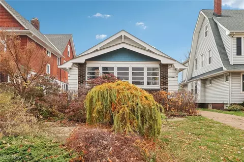 15007 Lakeshore Blvd, Cleveland, OH 44110