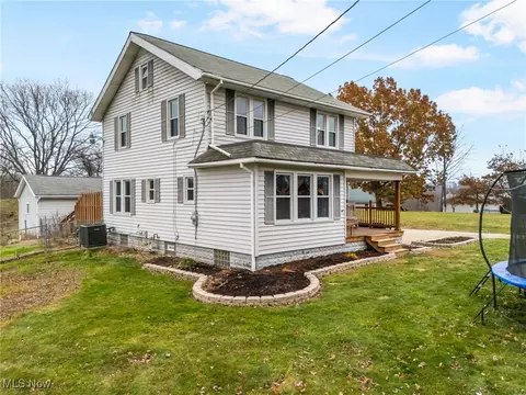 3840 Waynesburg Dr SE, Canton, OH 44707