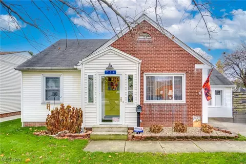 708 29th St NE, Canton, OH 44714