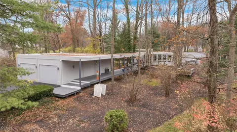 1800 Howland Wilson Rd NE, Warren, OH 44484