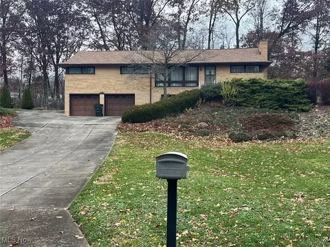 8915 Colton St NW, Massillon, OH 44646