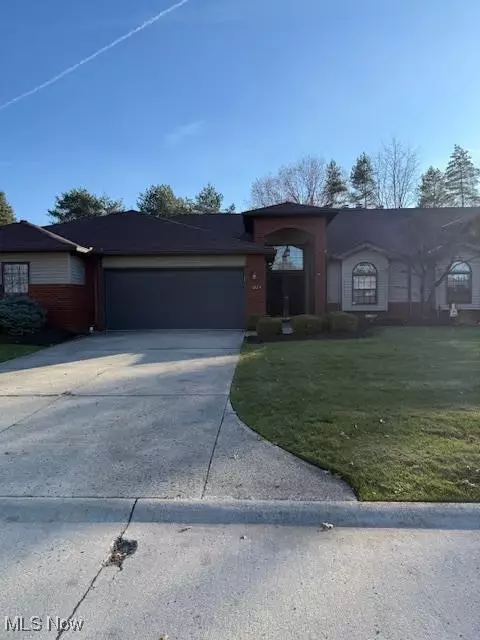 5224 Parkhurst Dr, Sheffield, OH 44054